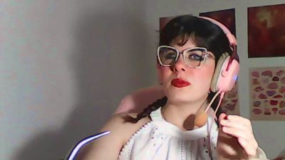 owly_bloom live cam on Cam4