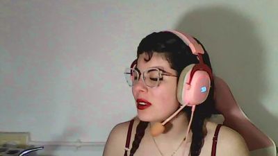 owly_bloom live cam on Cam4