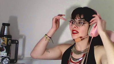 owly_bloom live cam on Cam4