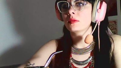 owly_bloom live cam on Cam4