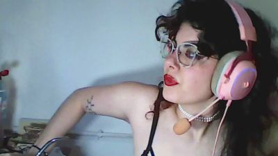 owly_bloom live cam on Cam4