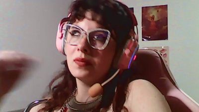 owly_bloom live cam on Cam4