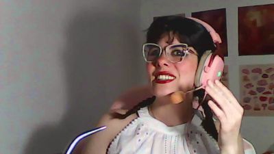 owly_bloom live cam on Cam4