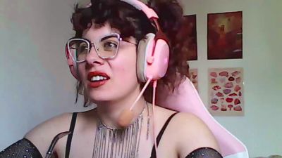 owly_bloom live cam on Cam4