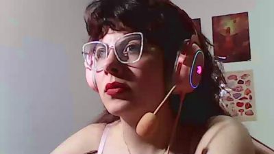 owly_bloom live cam on Cam4
