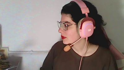 owly_bloom live cam on Cam4