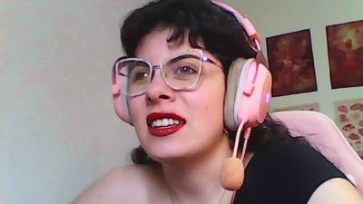 owly_bloom live cam on Cam4