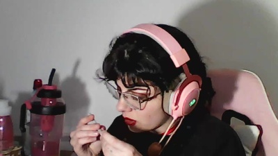 owly_bloom live cam on Cam4