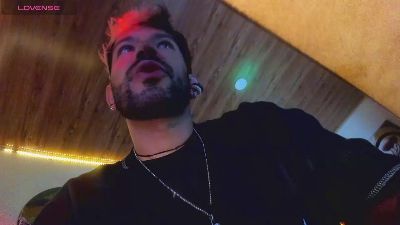 pablomontiel1 live cam on Cam4