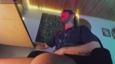 pablomontiel1 live cam on Cam4