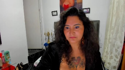 pamelaruiizz_ live cam on Cam4