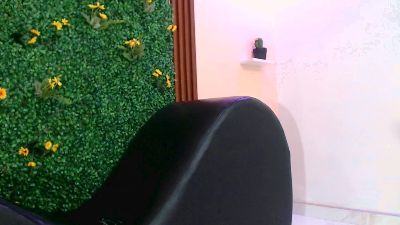 paola20atletic live cam on Cam4