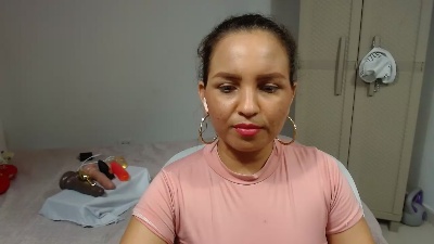 paola_latina29 live cam on Cam4