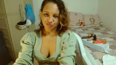 paola_latina29 live cam on Cam4