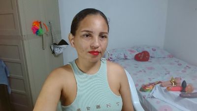 paola_latina29 live cam on Cam4