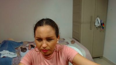 paola_latina29 live cam on Cam4