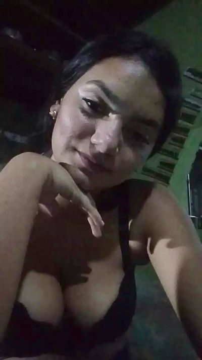 paolitarivashot live cam on Cam4