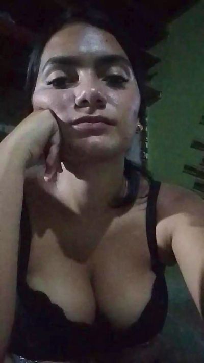 paolitarivashot live cam on Cam4