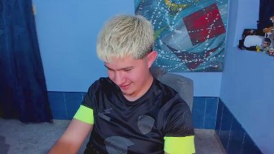 patrik027 live cam on Cam4