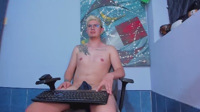 patrik027 live cam on Cam4