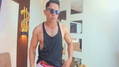 paul_cros live cam on Cam4
