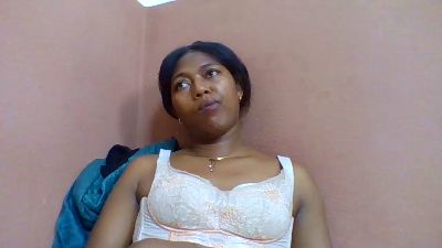 paulinah2 live cam on Cam4