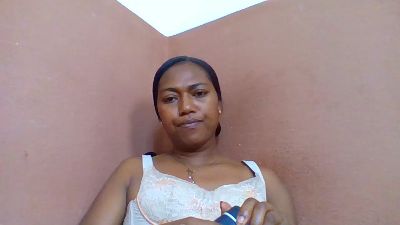 paulinah2 live cam on Cam4