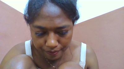 paulinah2 live cam on Cam4