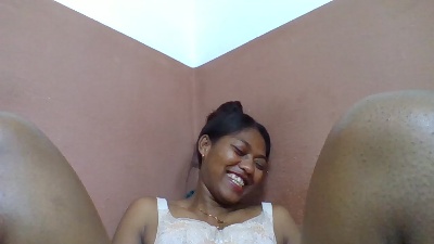 paulinah2 live cam on Cam4