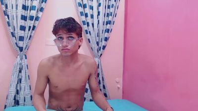 paulwalker19 live cam on Cam4