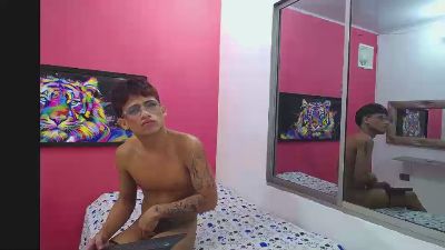 paulwalker19 live cam on Cam4