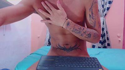 paulwalker19 live cam on Cam4