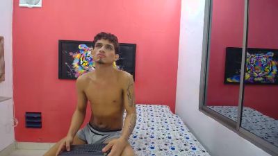 paulwalker19 live cam on Cam4