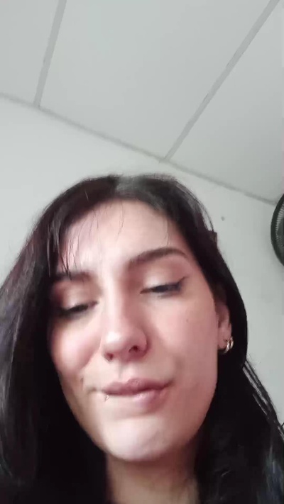 pauu_xoxxo live cam on Cam4