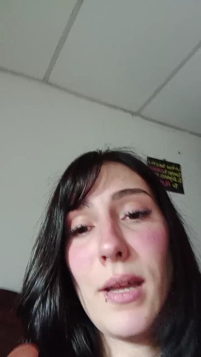 pauu_xoxxo live cam on Cam4