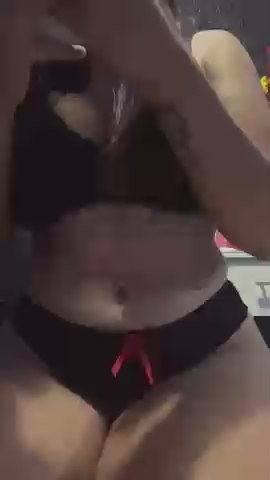 paz_baythiare live cam on Cam4
