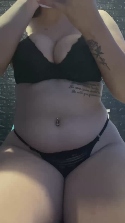 paz_baythiare live cam on Cam4