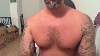 pbass51 live cam on Cam4