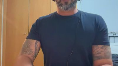 pbass51 live cam on Cam4