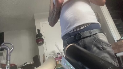 pbmotorsfun3 live cam on Cam4