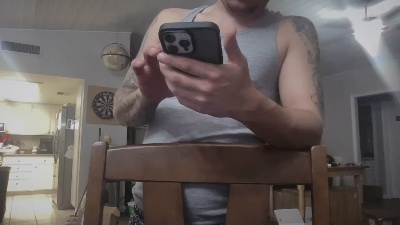 pbmotorsfun3 live cam on Cam4