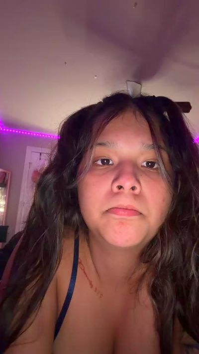 pearlina18 live cam on Cam4