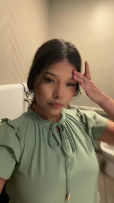 pearlina18 live cam on Cam4
