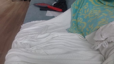 peluche75 live cam on Cam4
