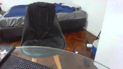 pequeboy_hot live cam on Cam4