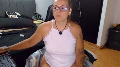 perlagoloza05 live cam on Cam4