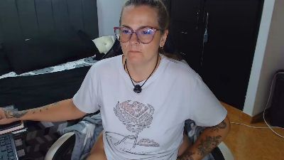 perlagoloza05 live cam on Cam4