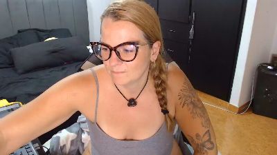 perlagoloza05 live cam on Cam4