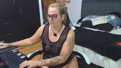 perlagoloza05 live cam on Cam4