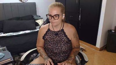 perlagoloza05 live cam on Cam4